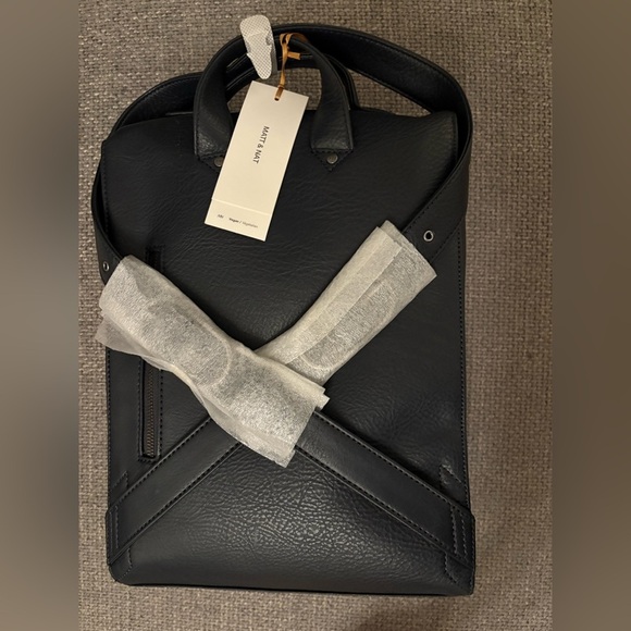 Matt & Nat Dwell Leather Backpack - Black - Brand New - Picture 7 of 12